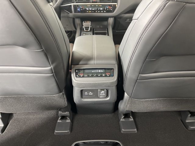 2025 Everest White Pearl Tricoat Nissan Pathfinder Platinum 4X4 SUV