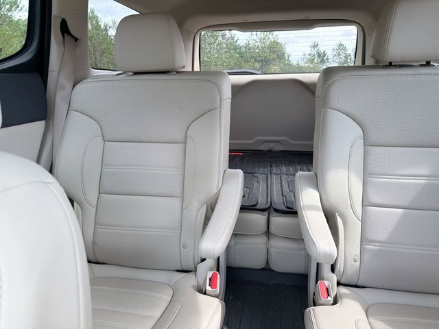 Used 2023 White GMC Denali image 24