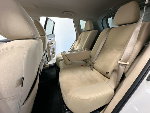 2016 Nissan Rogue SV White at Rafferty Subaru