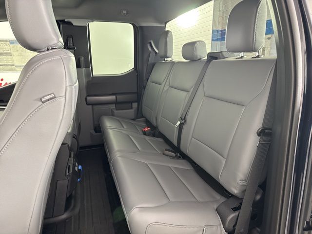 2025 Antimatter Blue Metallic Ford F-150 XL 4X4 Truck