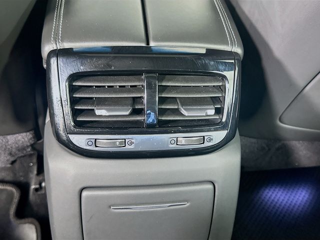 Thumbnail: 2019 Genesis G90 - 28