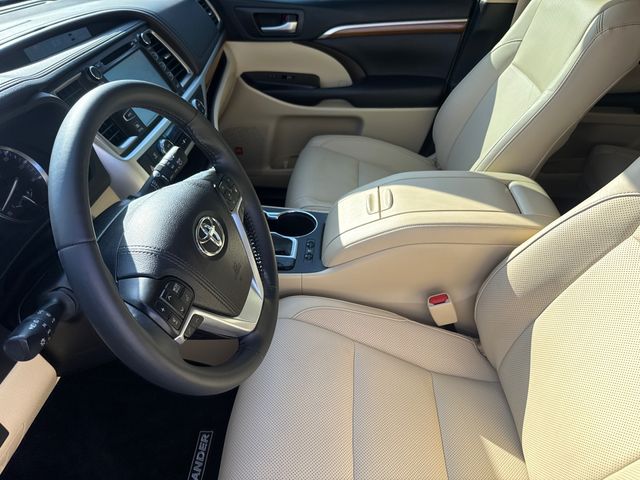 Used 2019 Toyota Highlander SUV