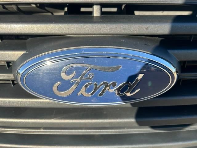 2019 Ford Transit-250 Base 18