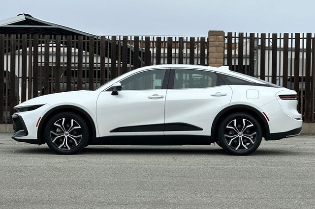 View vehicle photo 7