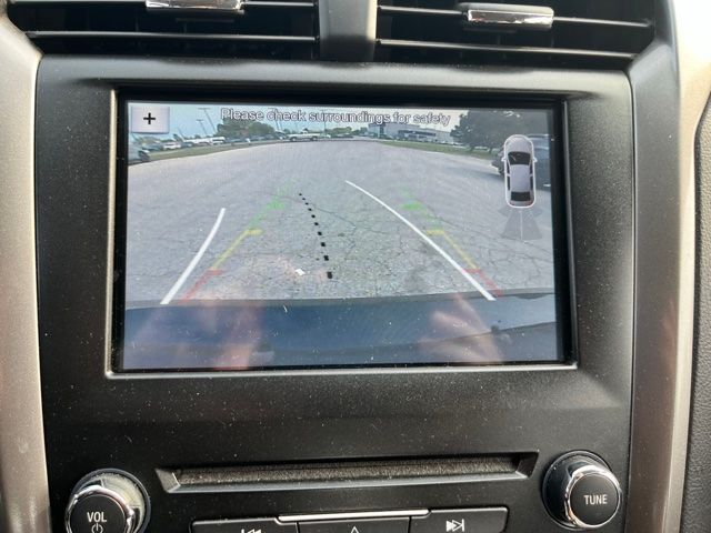 Used 2018 Shadow Black Ford SE image 10