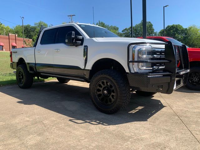 Star White Metallic Tri-Coat 2024 Ford F-250 Super Duty Pickup Truck Four-Wheel Drive Automatic