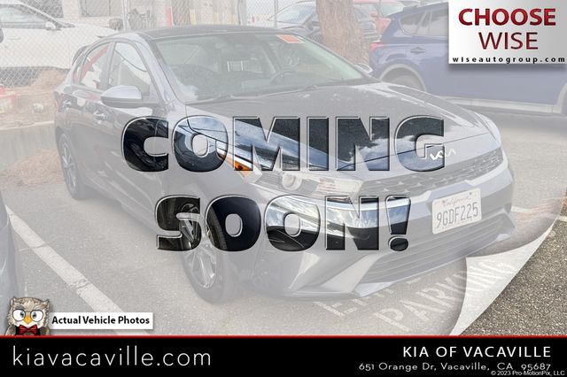 2023 Kia Forte LXS AT's photo
