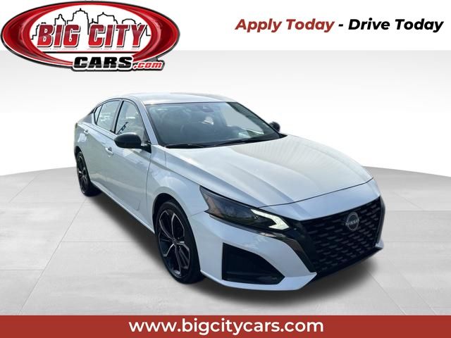 Glacier White 2025 Nissan Altima Sedan All-Wheel Drive Continuously Variable Transmission