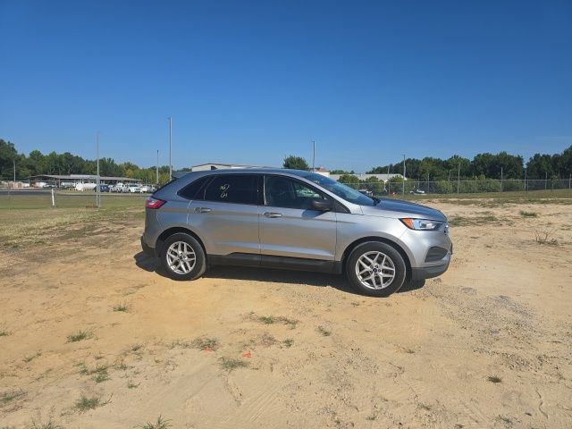 Used 2021 Iconic Silver Metallic Ford SE image 11