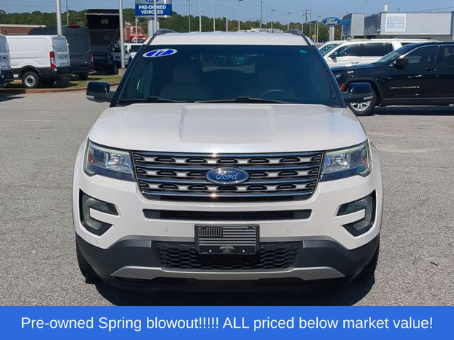 Used 2017 White Ford XLT image 16