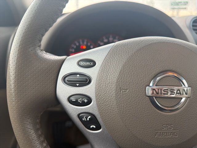 Used 2009 White Nissan 2.5 SL image 34
