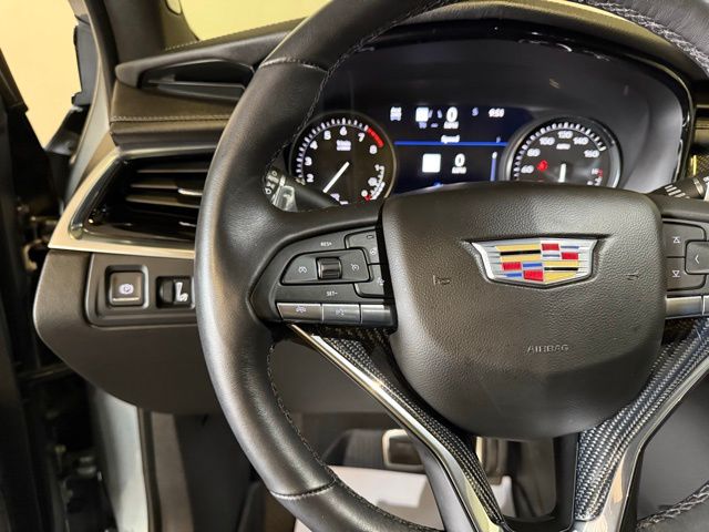 2024 Cadillac XT6 Sport photo