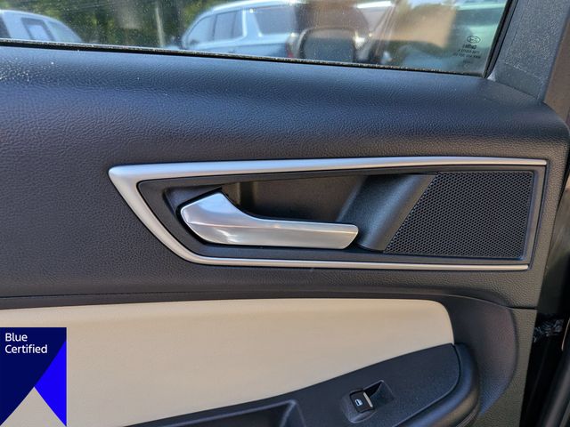 Used 2022 Black Ford SEL image 25