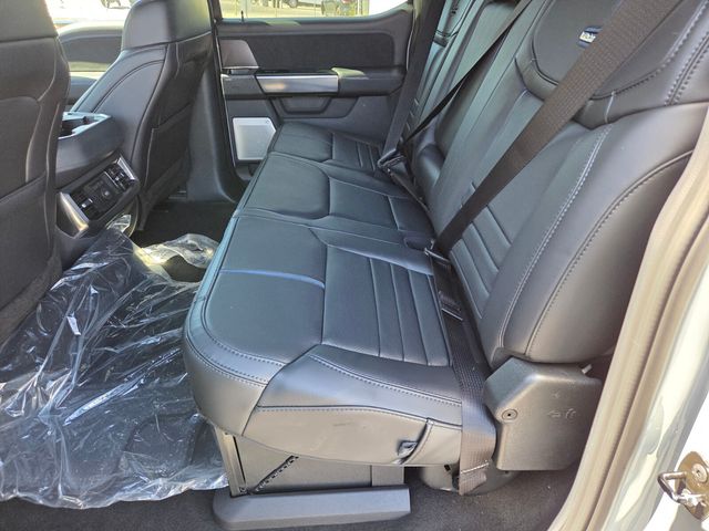 2026 Ford F-350 Super Duty Platinum - Photo 7