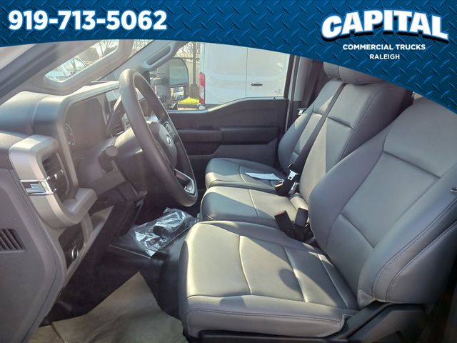New 2026 Oxford White Ford F-450® XL image 9