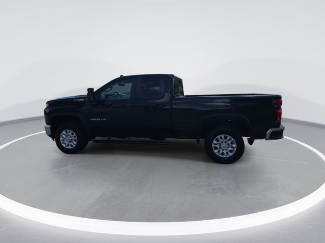Used 2021 Mosaic Black Metallic Chevrolet LT image 5