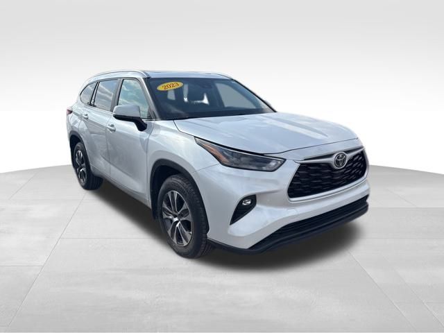 used 2023 Toyota Highlander car, priced at $35,841