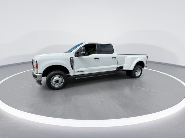 Used 2026 White Ford XLT image 4