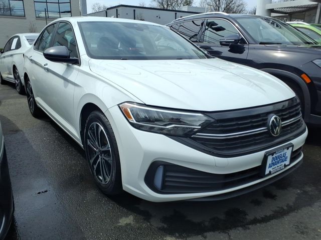2023 Volkswagen Jetta - Image 4