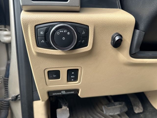 2017 Ford F-350SD Lariat photo