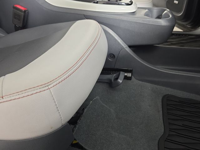 Used 2019 Gray Chevrolet Premier image 29