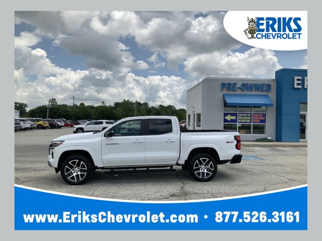 Summit White 2023 Chevrolet Colorado Pickup Truck Four-Wheel Drive 8-Speed Automatic