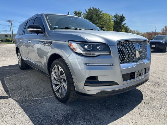 Silver Radiance Metallic Clearcoat 2023 Lincoln Navigator L Reserve 4WD SUV / Crossover Four-Wheel Drive Automatic