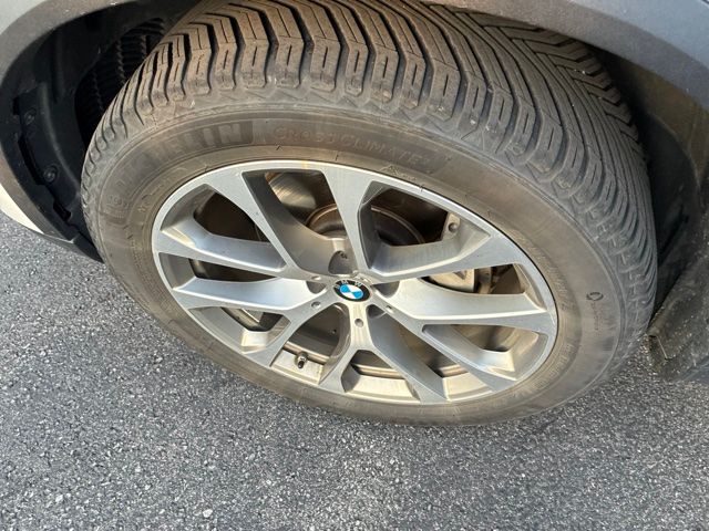 Used 2020 White BMW xDrive40i image 9