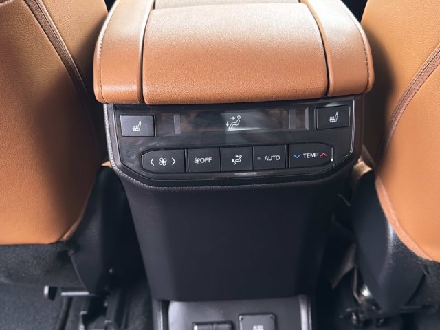 Used 2024 Toyota Highlander SUV