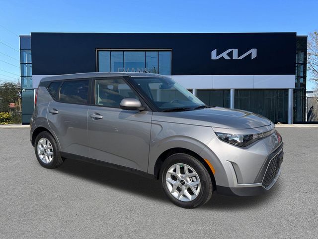 2025 Kia Soul 2.0L LX IVT's photo