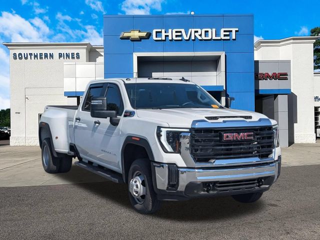2025 GMC Sierra 3500HD Pro Crew Cab 4WD