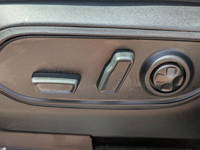 Used 2024 White Jeep Altitude image 14