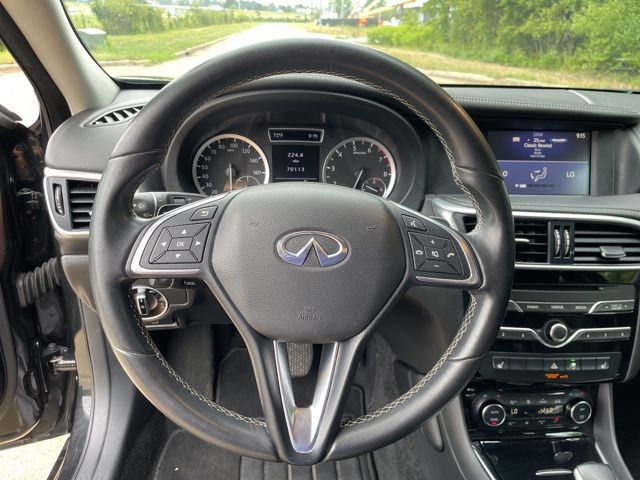 2018 INFINITI QX30 Luxury 12