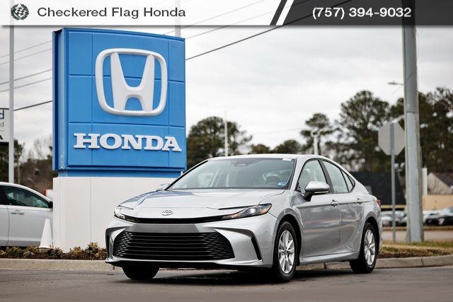 2025 Toyota Camry LE FWD