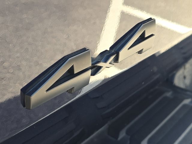 2023 Toyota Tundra Platinum:46438A