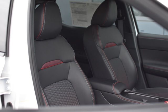 New 2025 Nissan Kicks SR