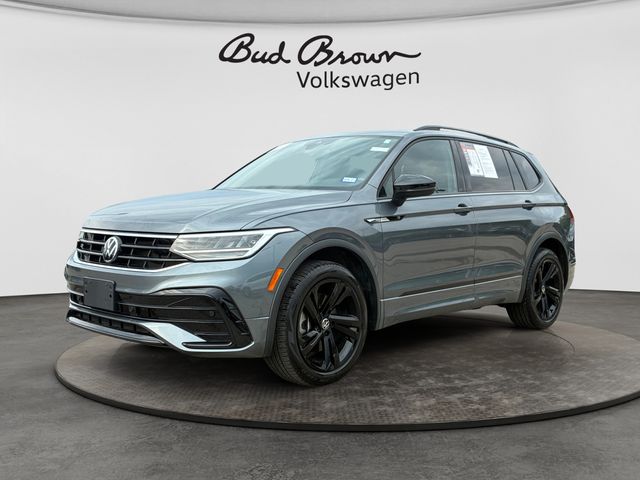 Platinum Gray Metallic 2024 Volkswagen Tiguan SUV / Crossover Front-Wheel Drive 8-Speed Automatic