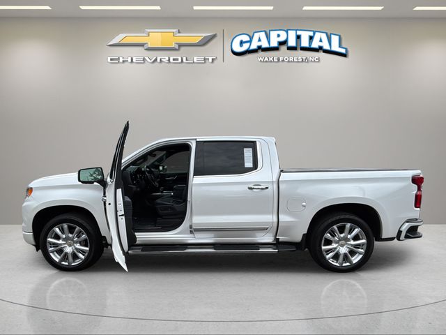 Used 2022 Beige Chevrolet High Country image 9