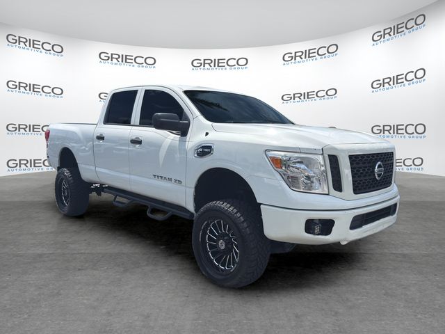 Glacier White 2017 Nissan Titan Pickup Truck Four-Wheel Drive 6-Speed Automatic