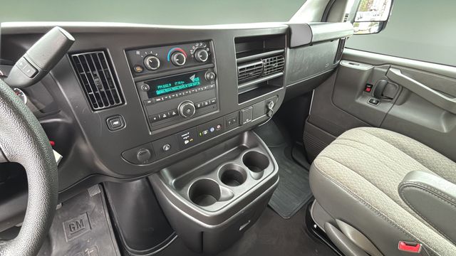 Used 2024 White Chevrolet LT image 20