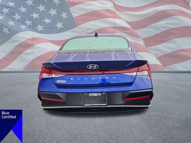 Used 2025 Blue Hyundai SEL Convenience image 4