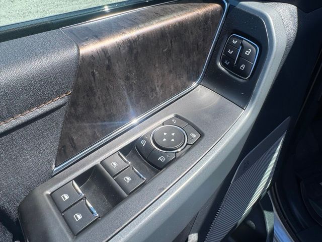 Used 2022 Blue Ford Lariat image 27