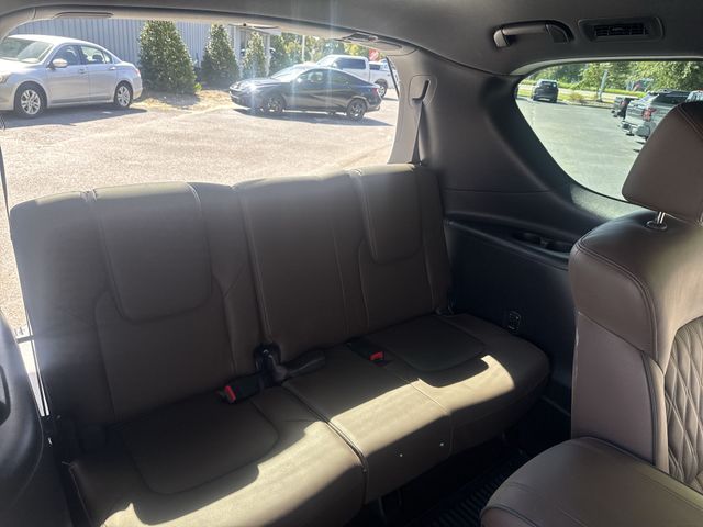 Used 2023 White Nissan Platinum image 12