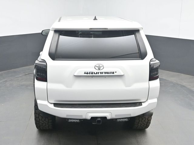 Used 2015 White Toyota SR5 Premium image 26
