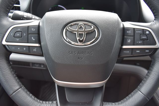 Used 2024 Toyota Sienna Van
