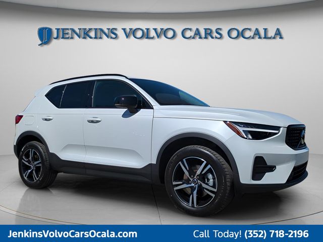 2026 Volvo XC40 B5 Core AWD