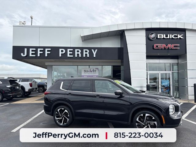 Black 2022 Mitsubishi Outlander SUV / Crossover All-Wheel Drive Continuously Variable Transmission