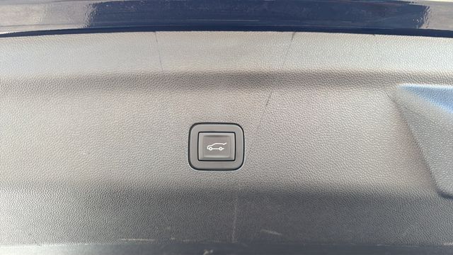 Used 2025 Black Chevrolet High Country image 37