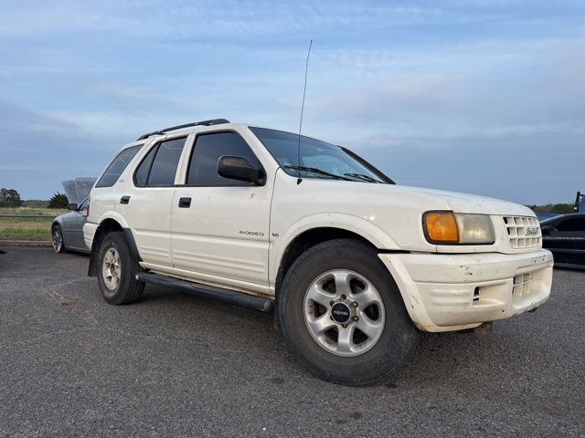 White 1999 Isuzu Rodeo 4 Dr S V6 4WD SUV SUV / Crossover Four-Wheel Drive 5-Speed Manual