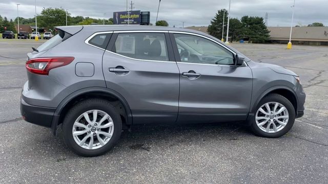 2021 Nissan Rogue Sport S 8